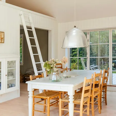 Stylish And Charming Oasis In North Zealand