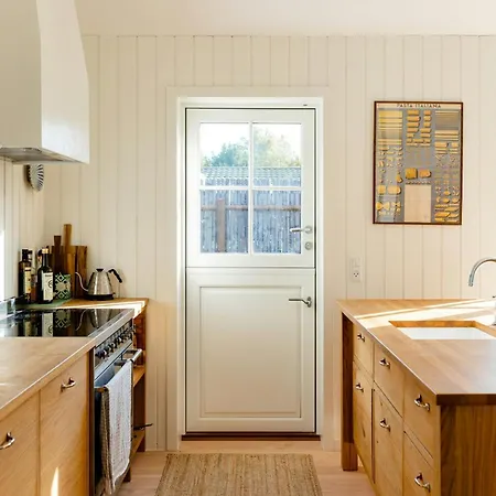 Stylish And Charming Oasis In North Zealand *